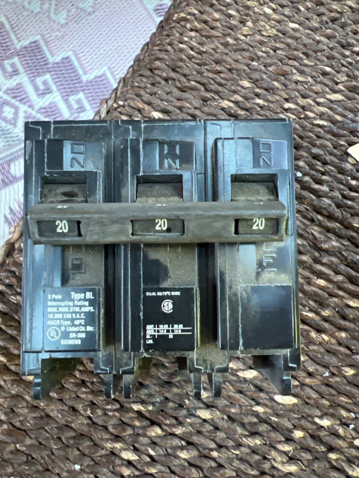 SIEMENS B320 3 Pole Type BL 20 AMP Bolt IN Circuit Breaker