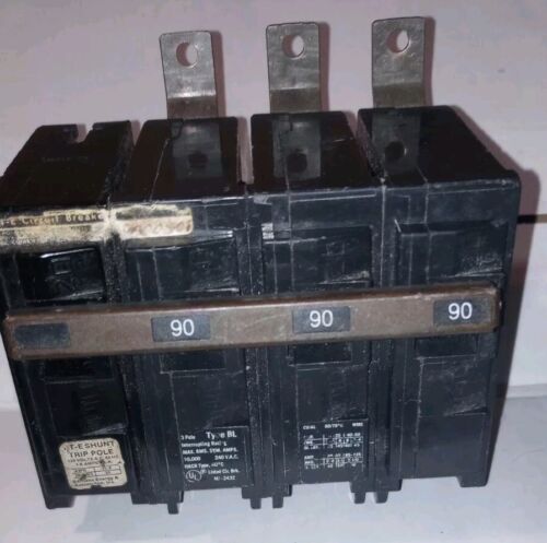 SIEMENS B390H00S01  3 POLE 90 AMP TYPE BL SHUNT TRIP BOLT ON  CIRCUIT BREAKER