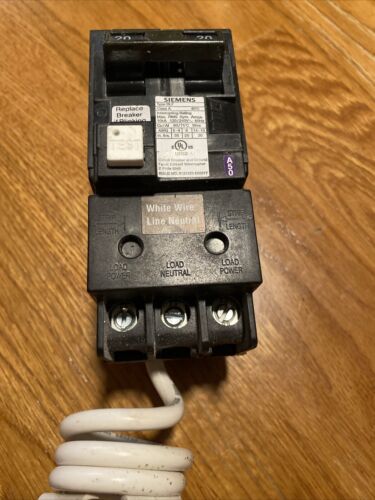 New Circuit Breaker Siemens BF220A BF220 20 Amp 2 P 10kA  GFCI Bolt On IN BOX
