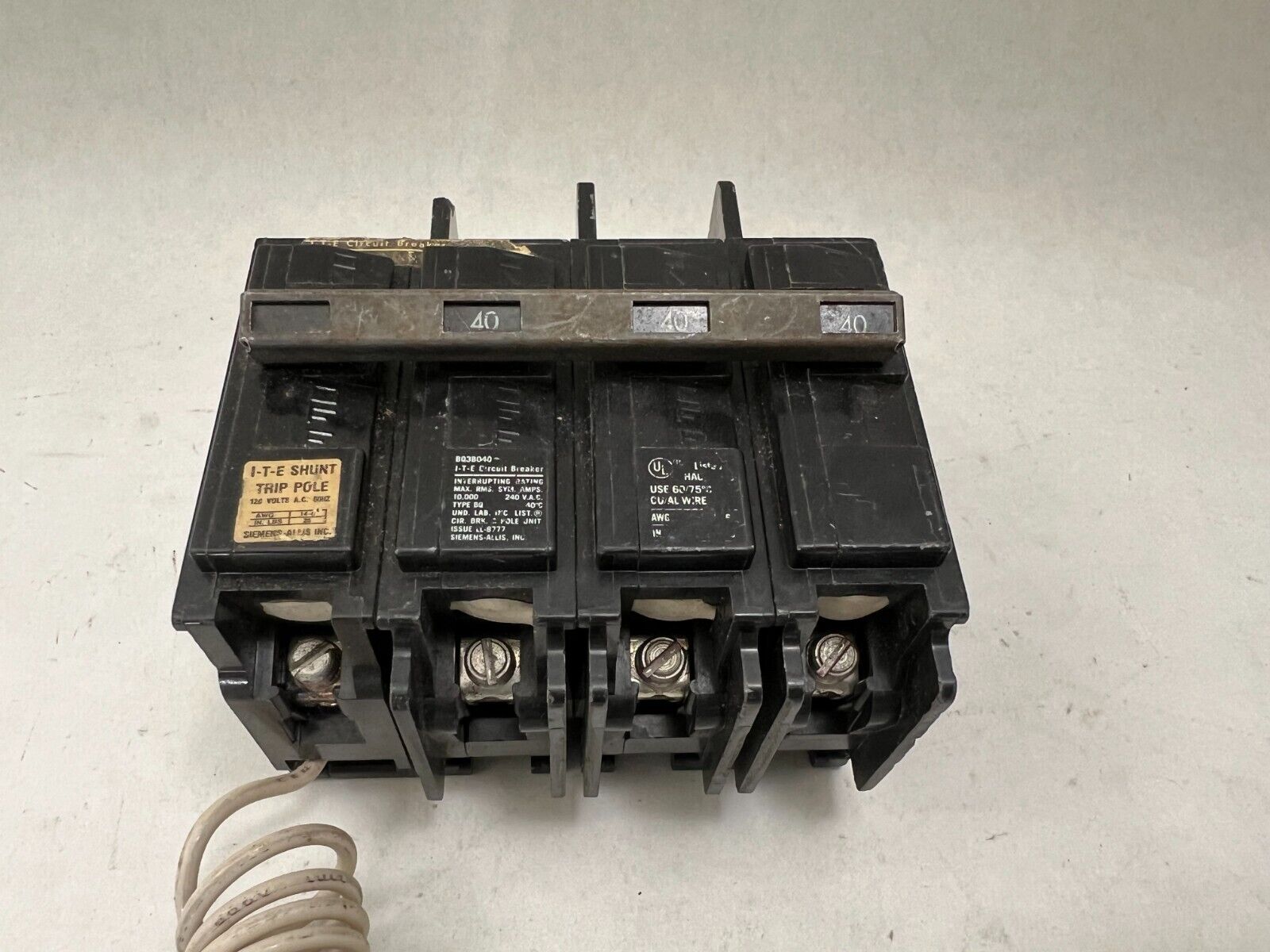 ITE Siemens BQ3B04000S01 NNB 3P 40A Bolt On Breaker 120V Shunt #A55