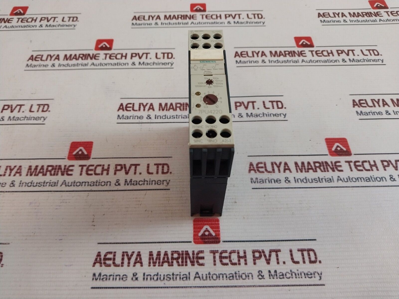 SIEMENS 7PU4220-2BN20 Multifunction Time Relay 10S-100H AC 220/240V UC 24V