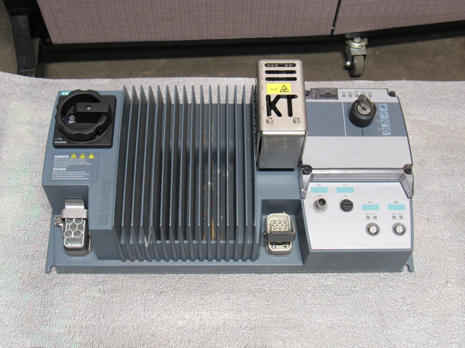 SIEMENS SIMATICS AC DRIVE 6SL3511-1PE17-5AM0 VER 3.41 6SL3555-0PL00-2AA0 VER 01