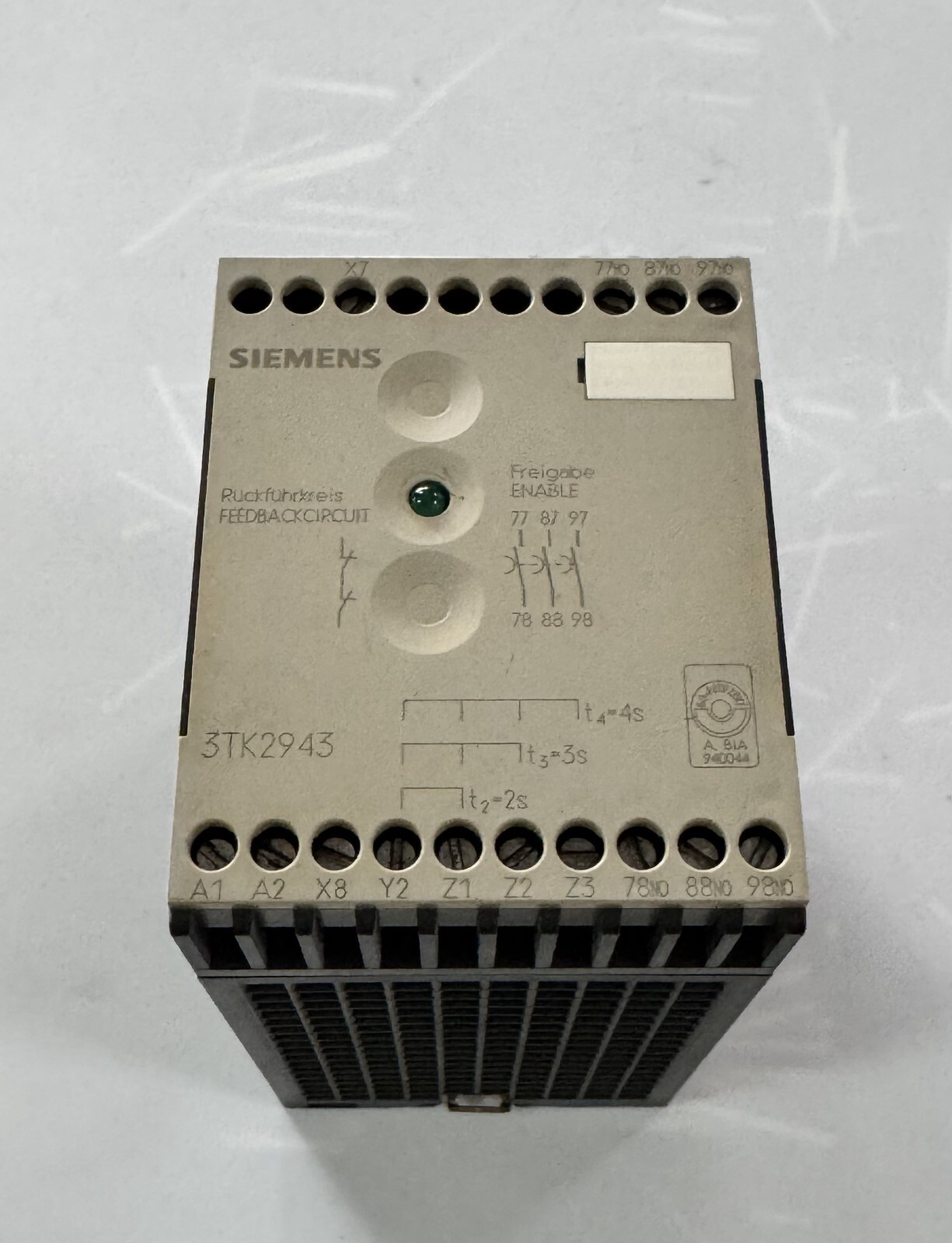 Siemens 3TK2943-0BB4 Safety Relay – 24V DC Coil, 3NO Timer Contacts, 6A AC-1