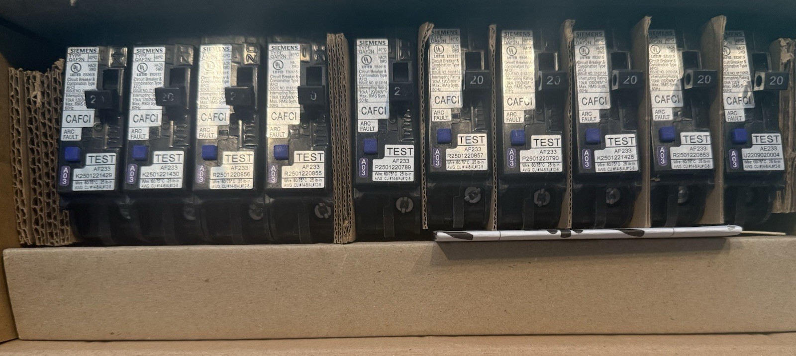 LOT OF 10 SIEMENS QA120AFCN 20A AFCI PLUG ON NEUTRAL