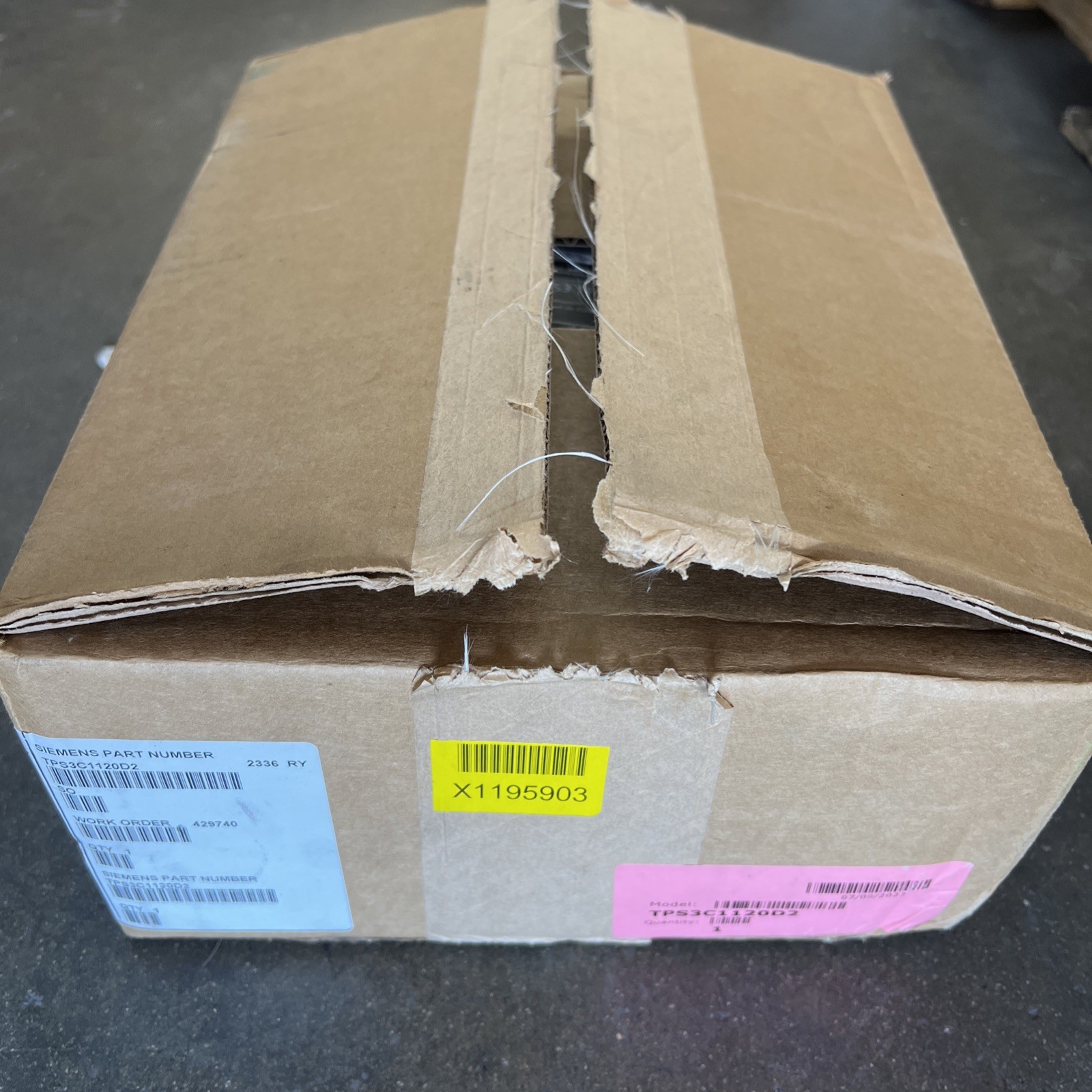 New Siemens TPS3C1120D2 Surge Protection / Protective Device. 20 kA  208Y/120V