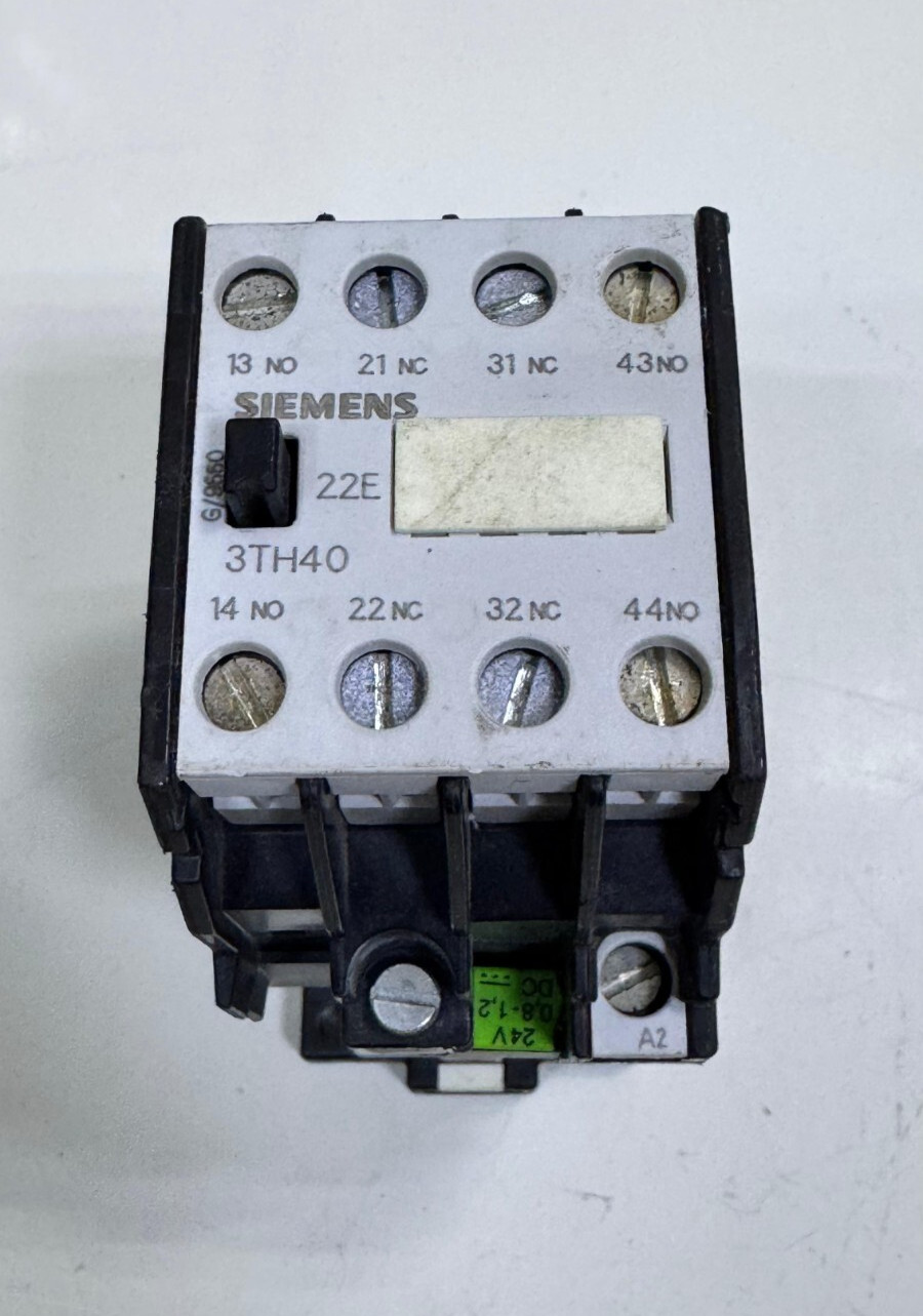 Siemens 3TH4022-0B Auxiliary Contactor | 2NO+2NC | 16A | 690V | Made In Germany