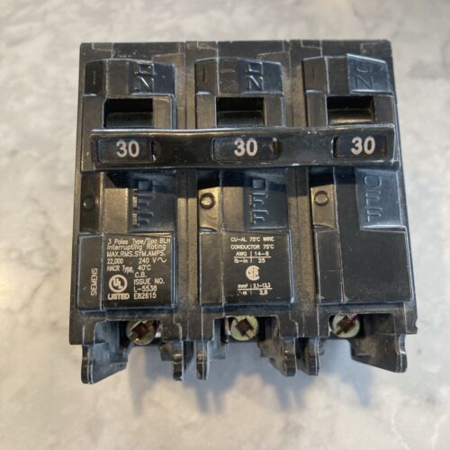 ITE SIEMENS BLH 3 pole 30 amp 240v B330H   22000 Circuit Breaker  TESTED