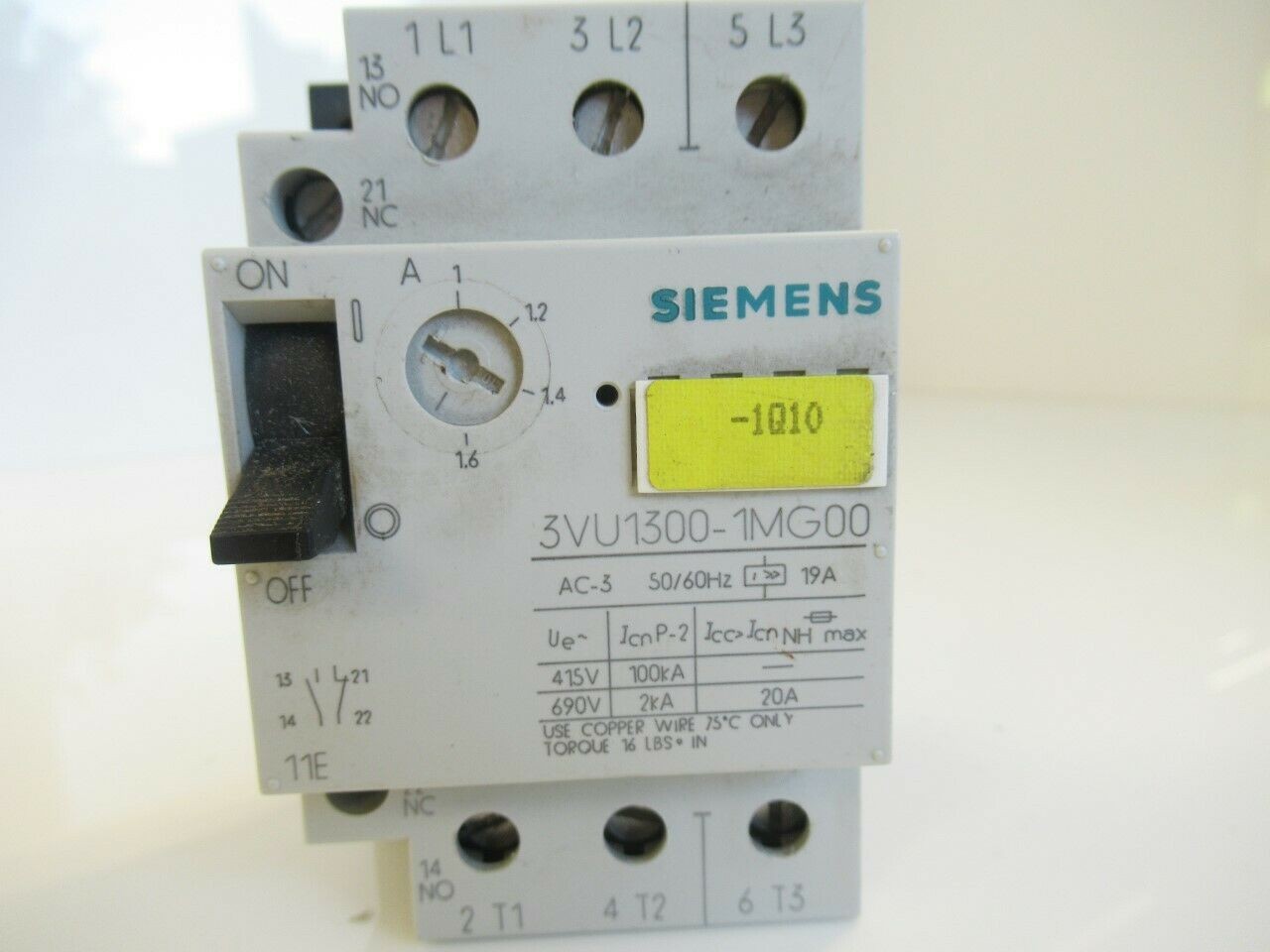 3VU1300-1MG00 3VU13001MG00 Siemens Motor Starter (Used and Tested)