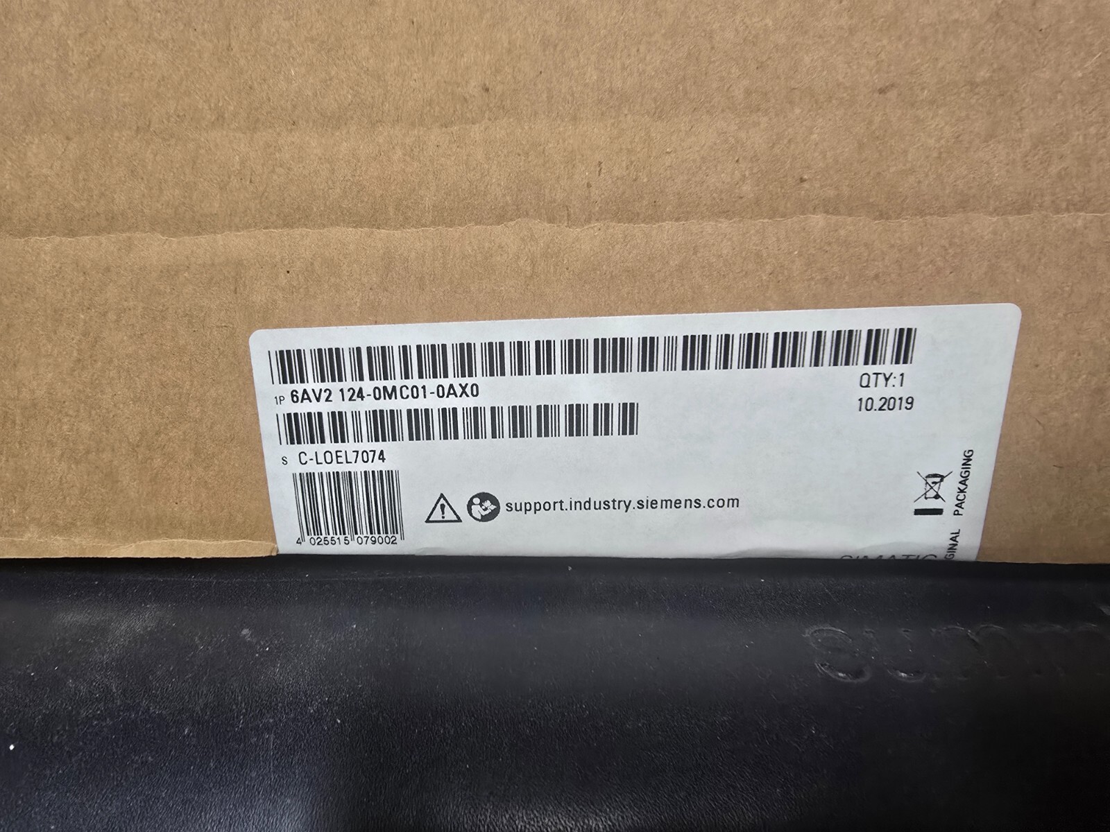 New Siemens 6AV2 124-0MC01-0AX0 6AV2124-0MC01-0AX0 Touch Panel