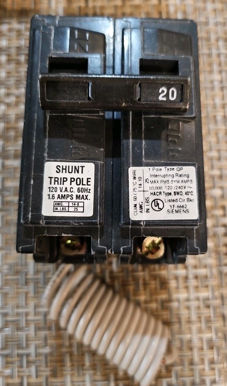Siemens Q12000S01 20 amp Plug in Shunt Trip 120v Circuit Breaker 1 Pole YF-6662