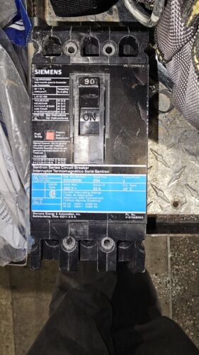 Siemens ED43B090 3 pole 90 Amp breaker ED4 480v TD7100