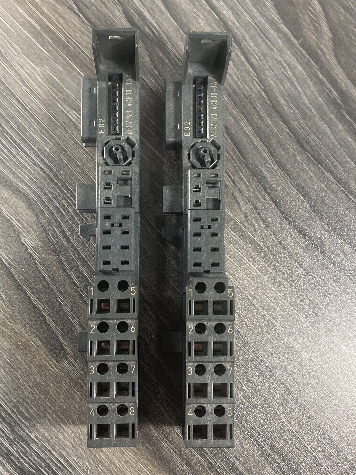 *LOT OF 2*  SIEMENS 6ES7 193-4CB30-0AA0 TM-E15C24-01 Terminal Module  - USA