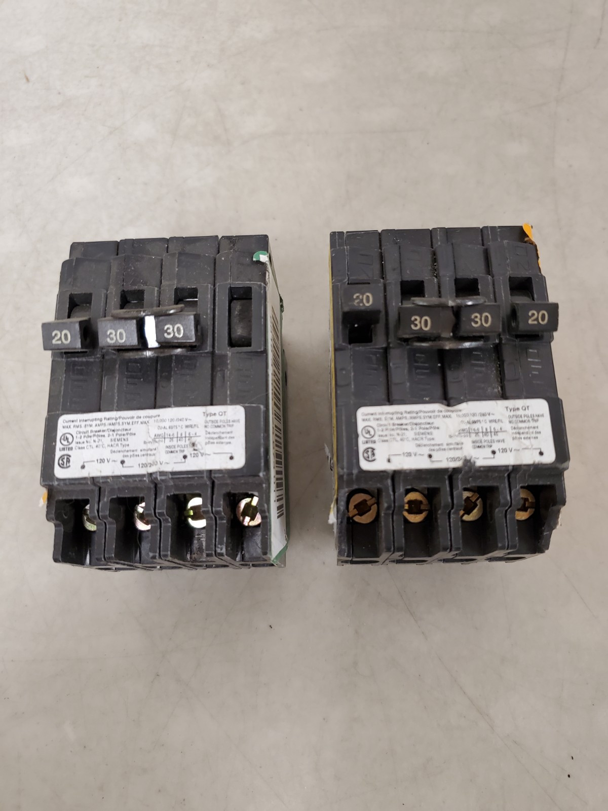 *2* Siemens Q22030CT 30-Amp Double Pole Two 20-Amp Single Pole *FOR PARTS*
