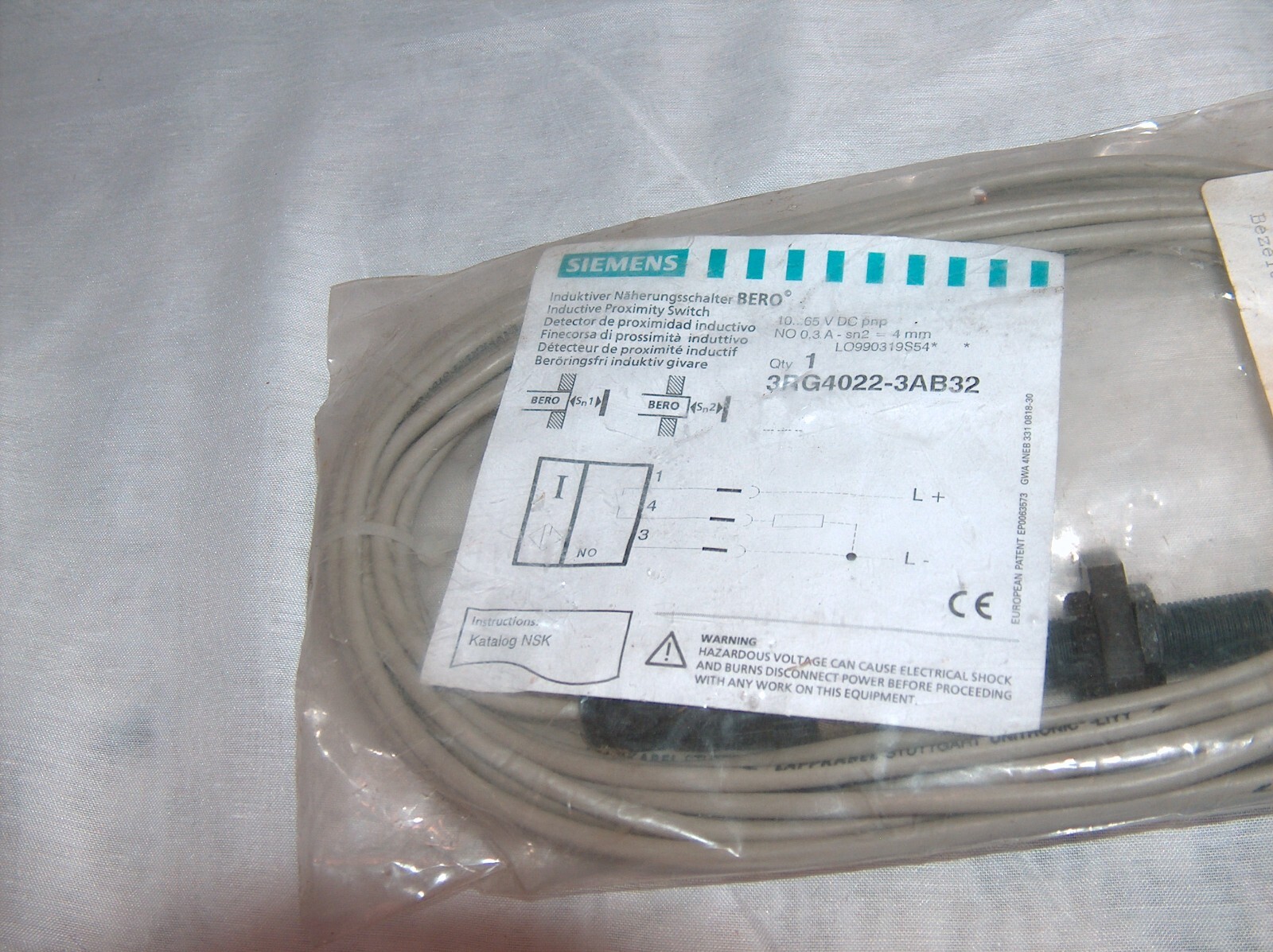 SIEMENS 3RG4022-3AB32 SENSOR NEW