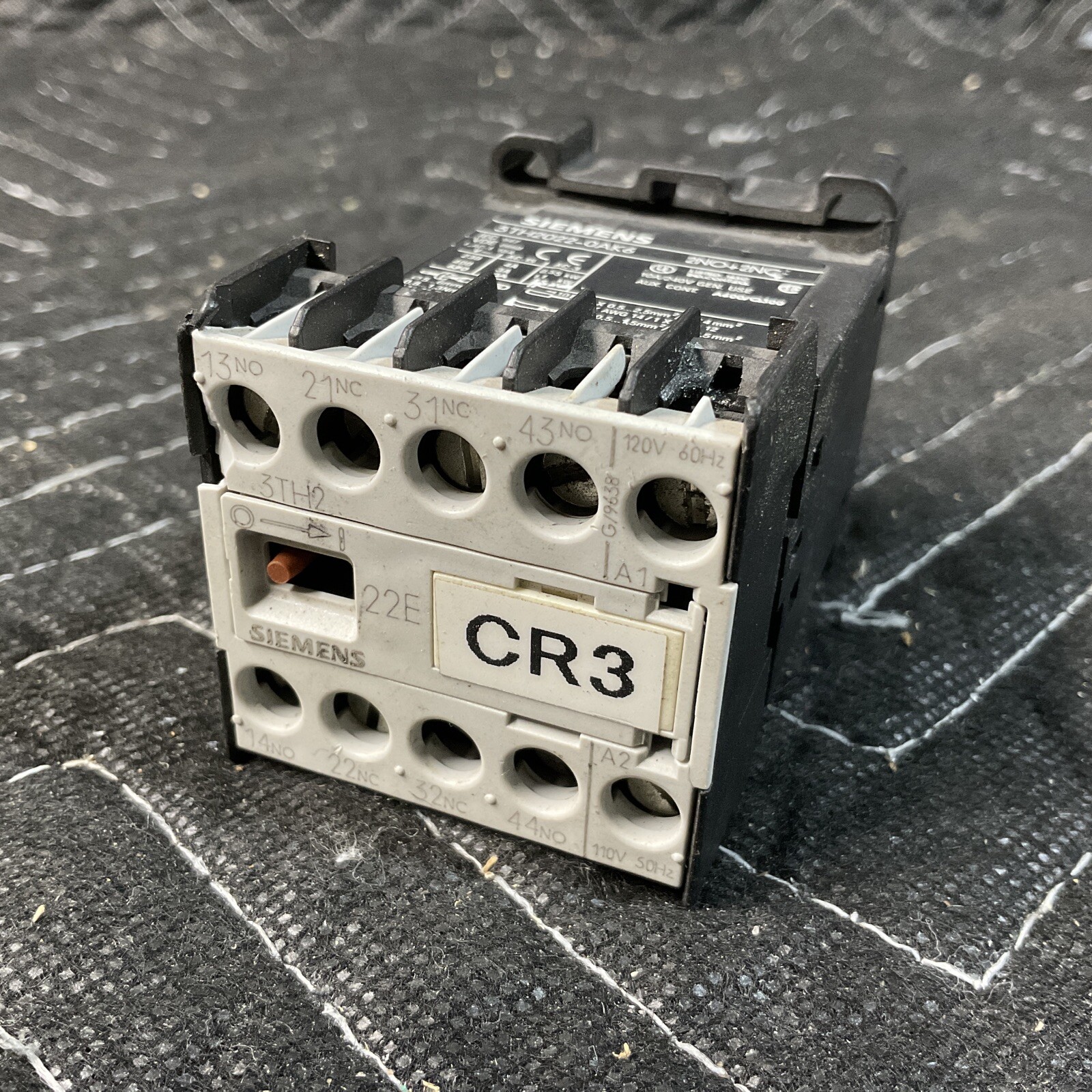 Siemens 3TH2022-0AK6 2NO+2NC Control Contact Relay