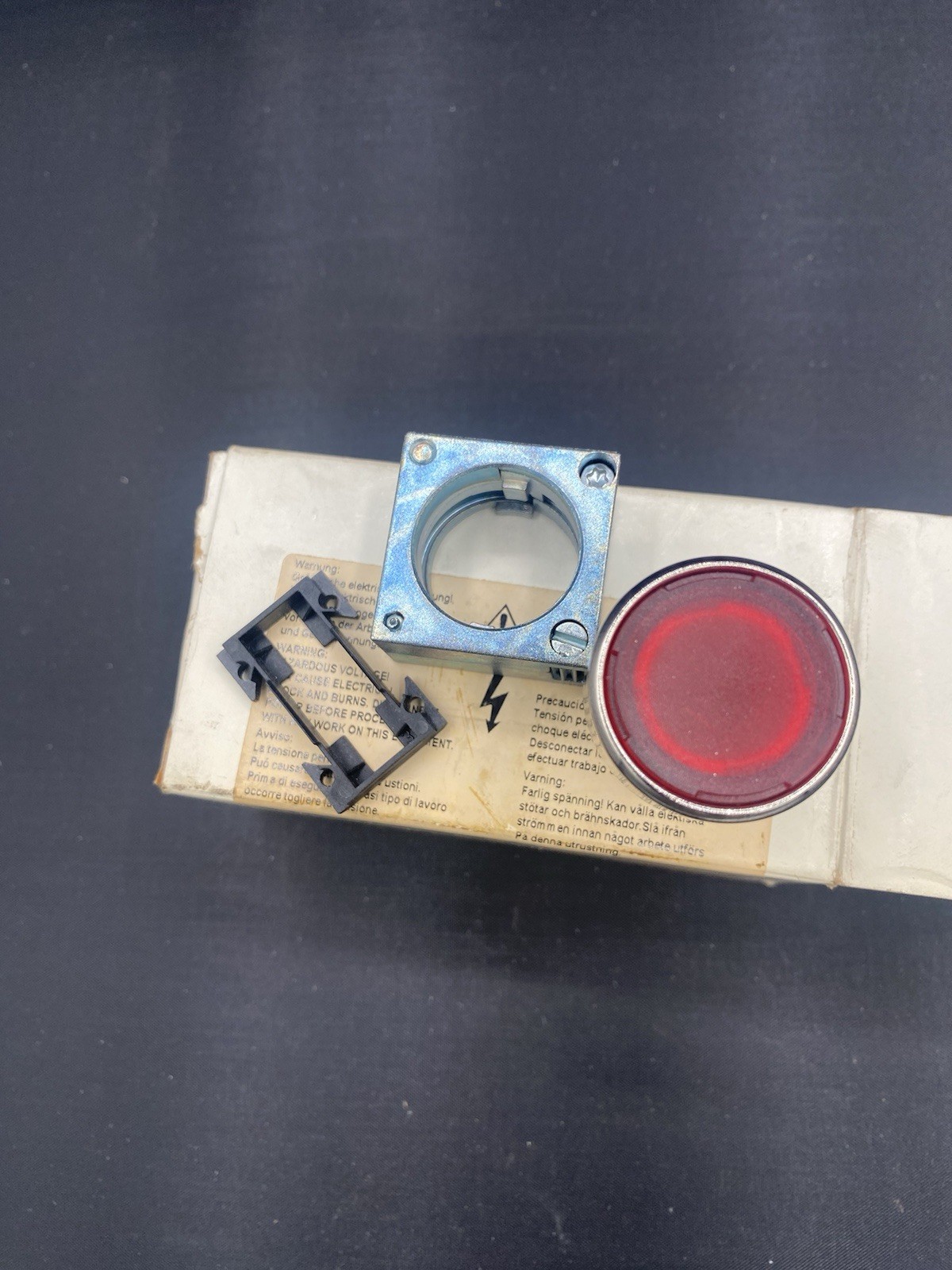 Siemens Push Button 3SB35 00-0AB61   NOS