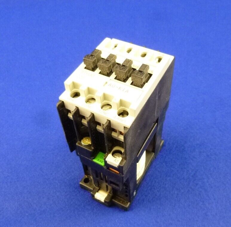 Siemens Contactor 22E / 3TH3022-0B / 2S+2Ö/2NO+2NC / 24V