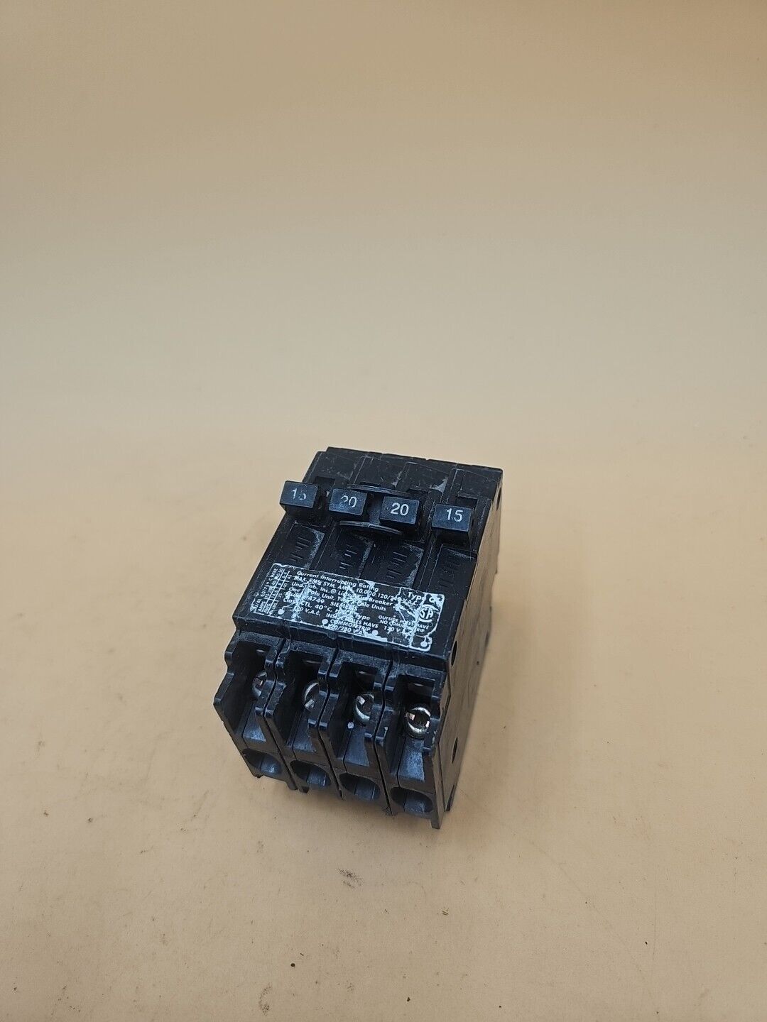 Siemens ITE Q21520CT 15 Anp 20 Amp Quad Tandem Circuit Breaker