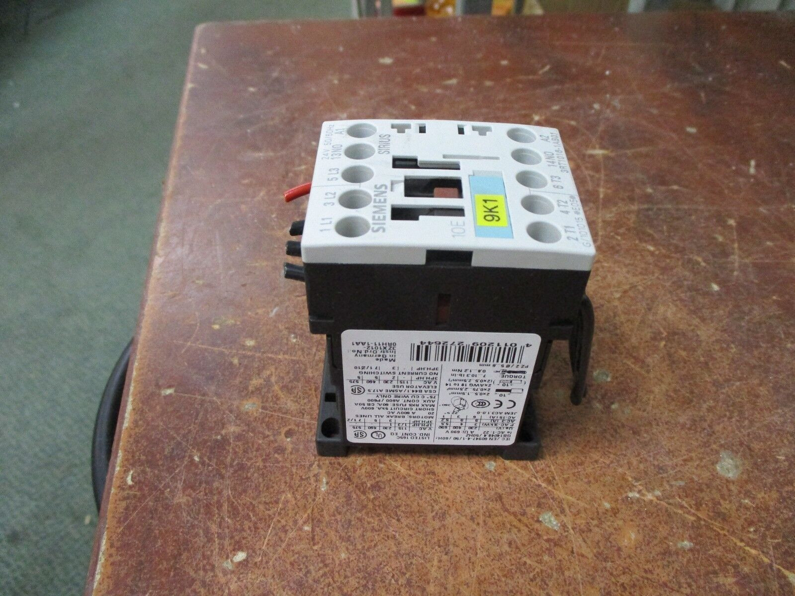 Siemens Sirius Contactor 3RT1016-1AB01 24V Coil 20A 600V Used
