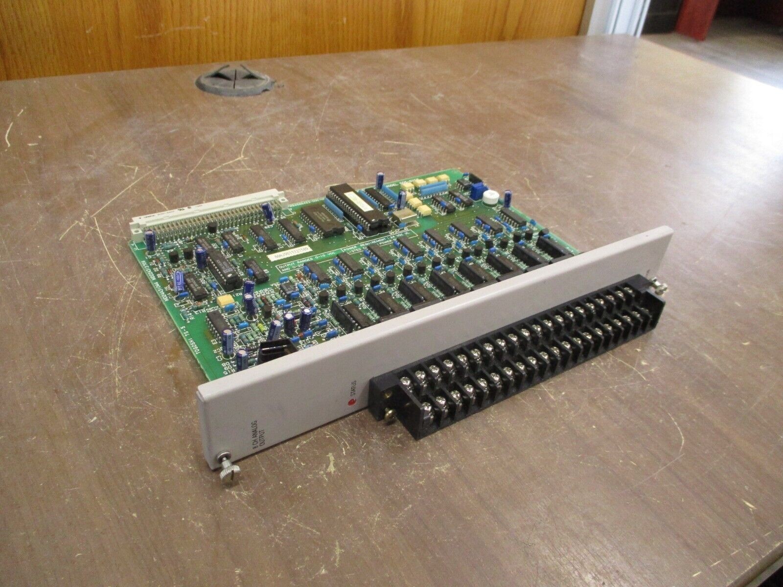 Siemens Analog Output Module 505-6208 8-Ch 0-10VDC 0-20mA Used