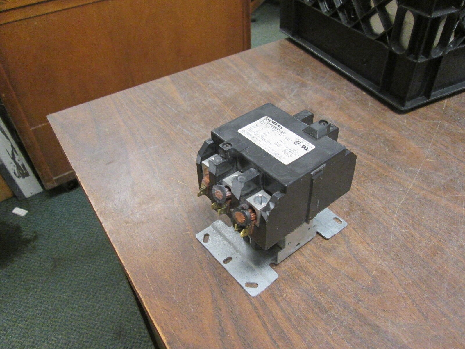 Siemens Contactor 42FE35AF106 120V Coil *Missing Lug* *Broken Clips* Used