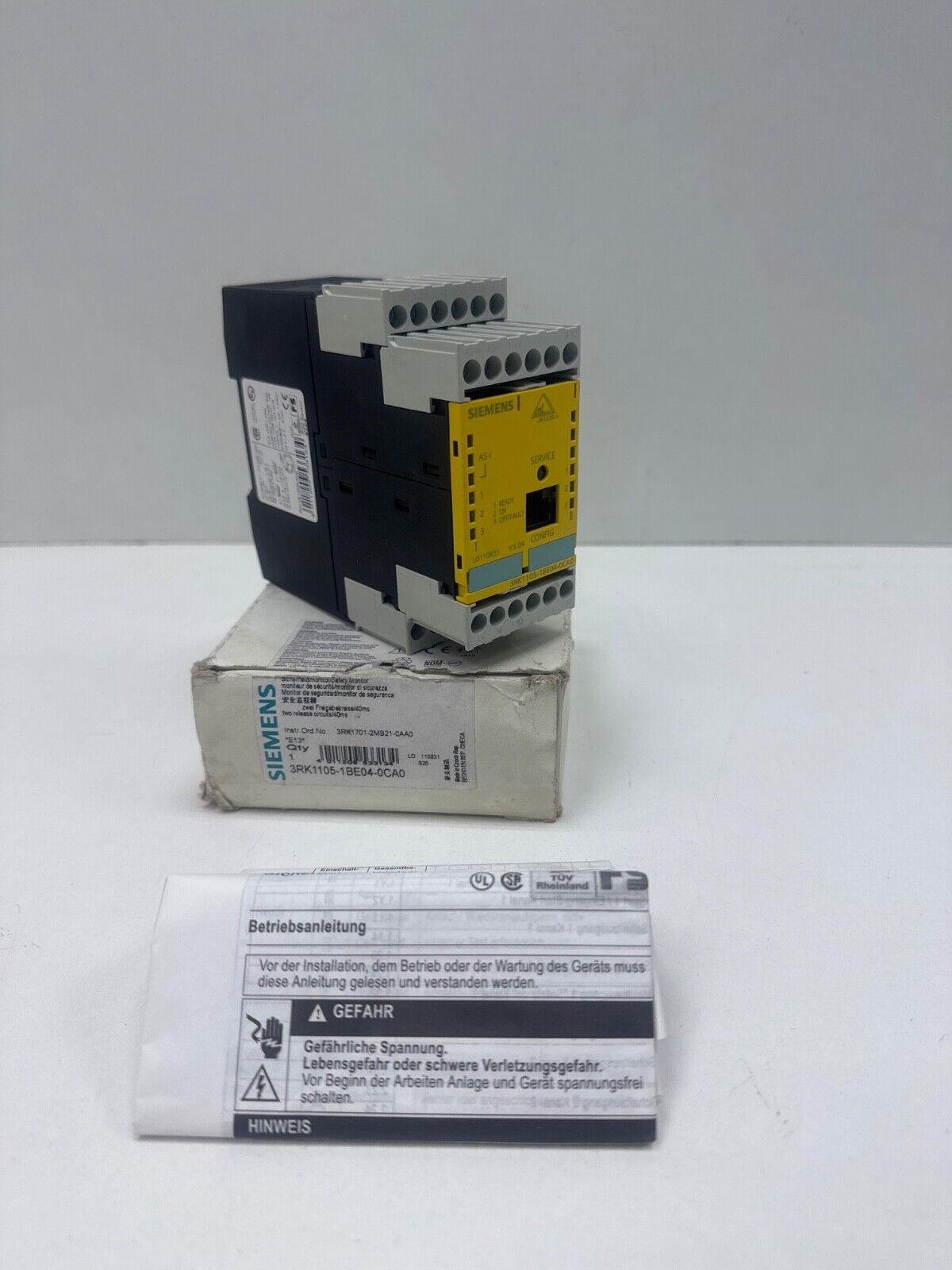 Siemens 3RK1105-1BE04-0CA0 Safety Monitor
