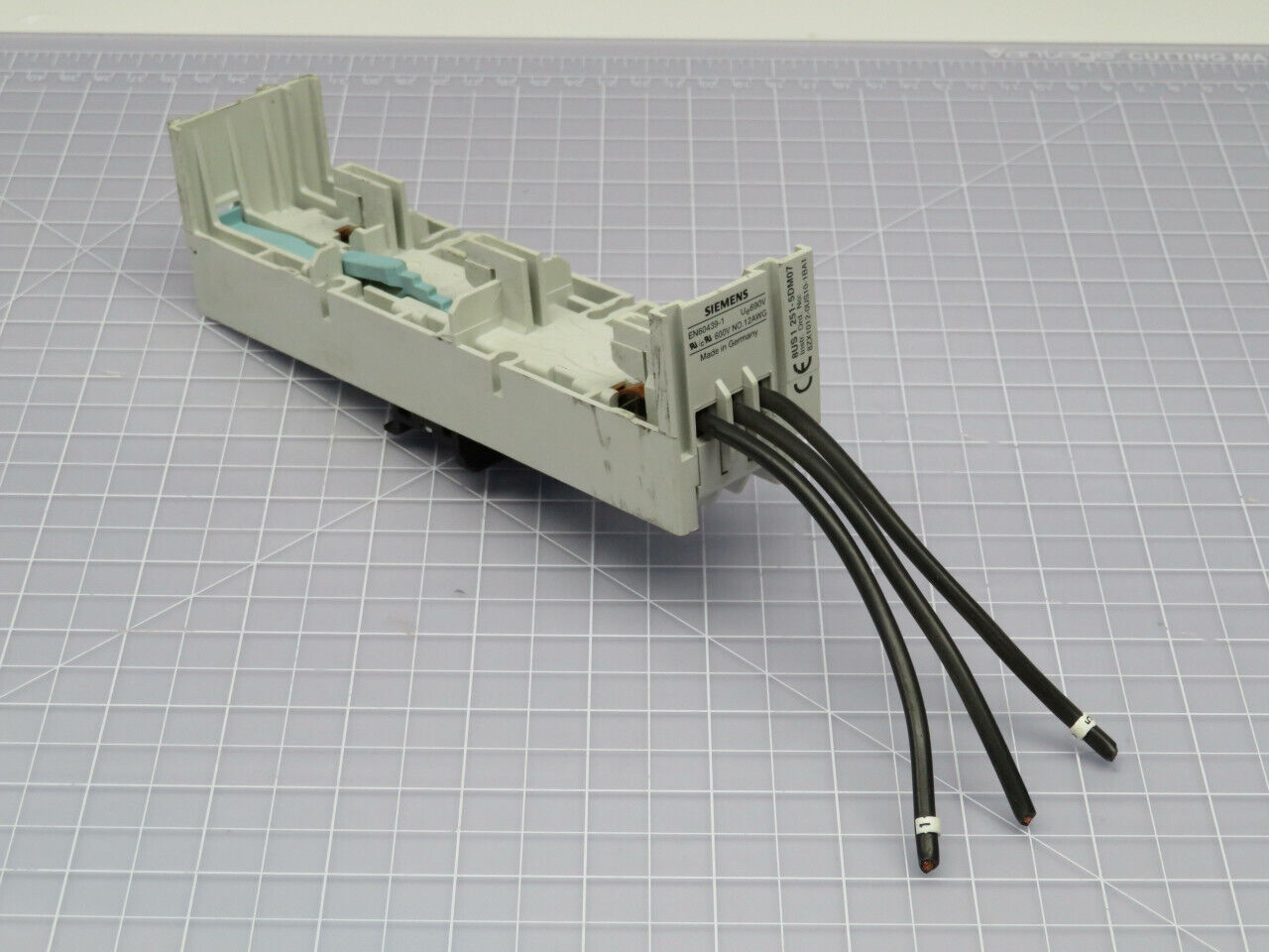 SIEMENS 8US1 251-5DM07 BUS BAR CONNECTOR BLOCK T176025