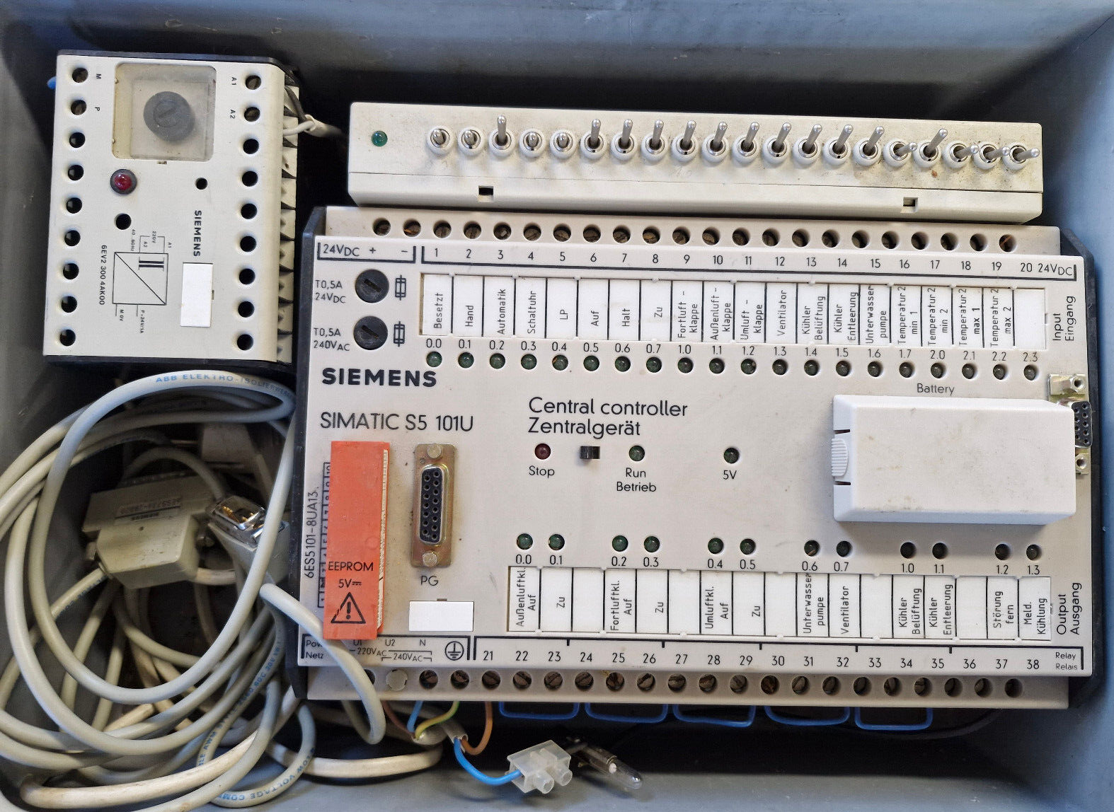 SIEMENS 6ES5 101-8UA13 PLC S5-101U Central Controller - Worldwide Shipping
