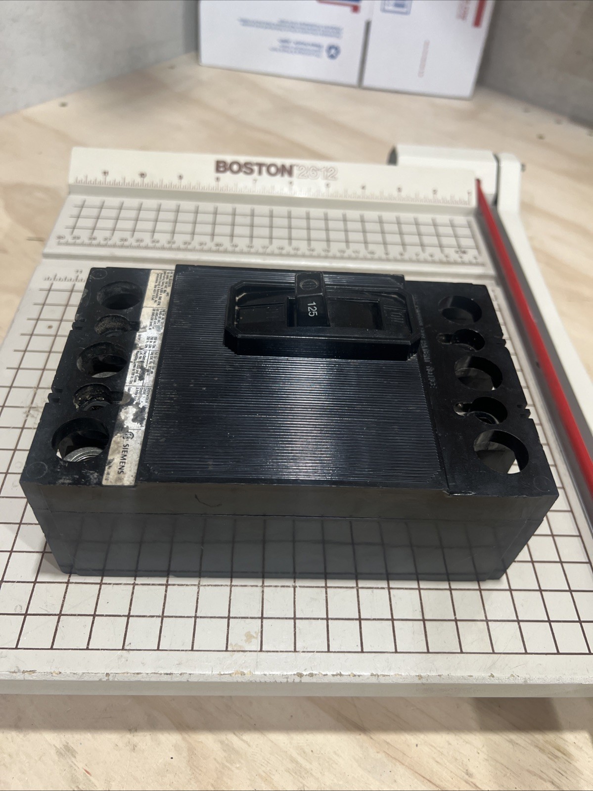 Siemens QJ23B125 Industrial Circuit Breaker 240V 3-Phase 3-Pole 125 Amp
