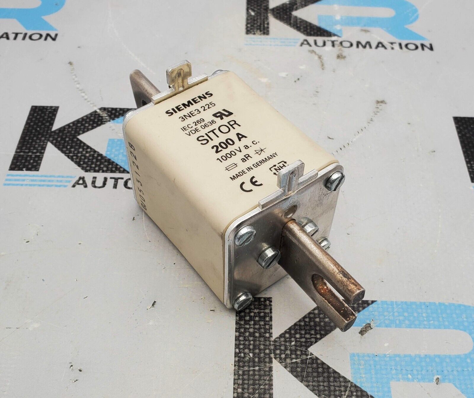 Siemens 3NE3-225 SITOR Fuse Link W/ Slotted Blade Contacts 200A 1000VAC IEC 269
