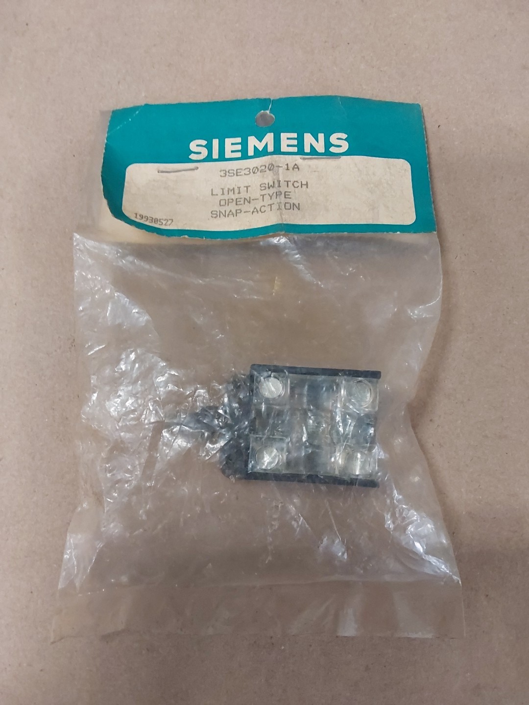 Siemens 3SE3020-1A Limit Switch  