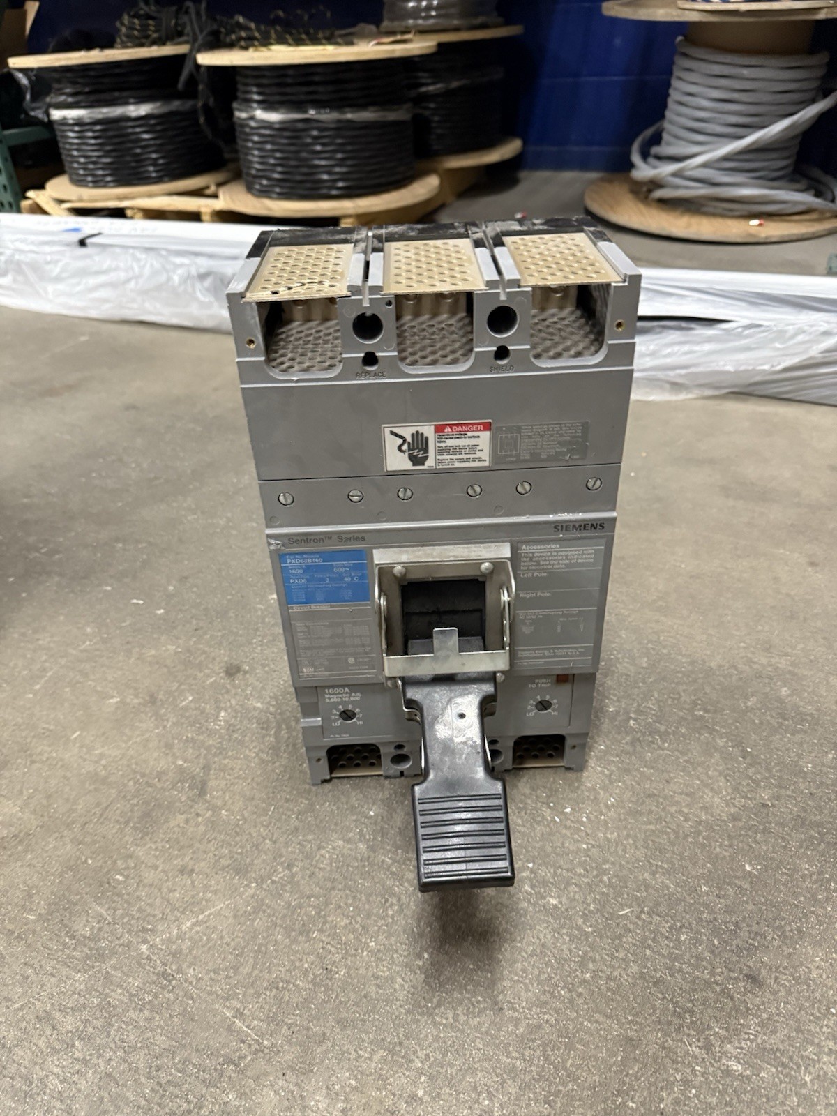 Siemens PXD63B160 1600A 600V 3-Pole Sentron Series Circuit Breaker