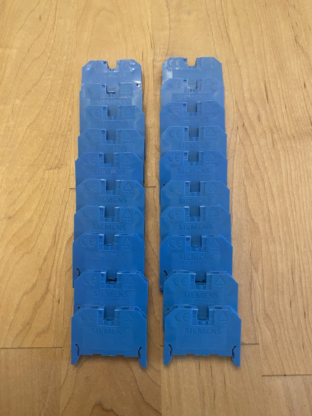 Siemens 8WA1011-1BF23 Terminal Block Feed Through 6mm Blue Lot of 20