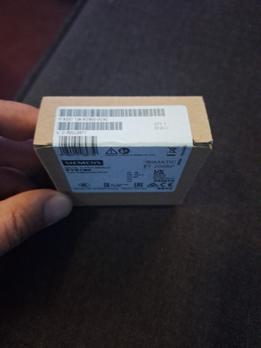 Siemens 6ES7 136-6DB00-0CA0 Module New One Expedited Shipping 6ES7136-6DB00-0CA0