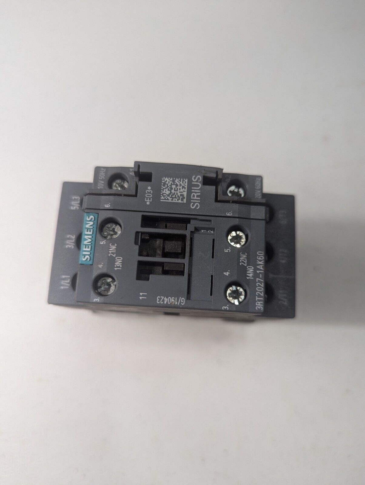 Siemens 3RT2027-1AK60 3-pole Contactor 