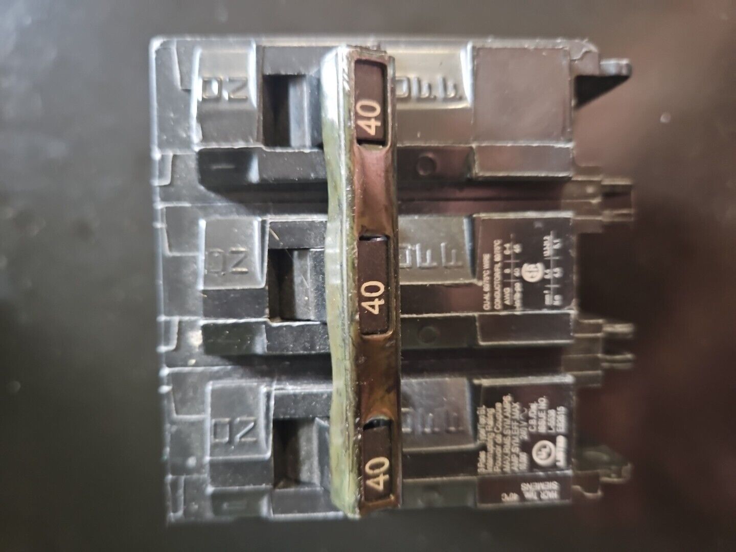 B340 - Siemens Bolt-on 240V 40A 3 pole circuit breaker 10kA@240V