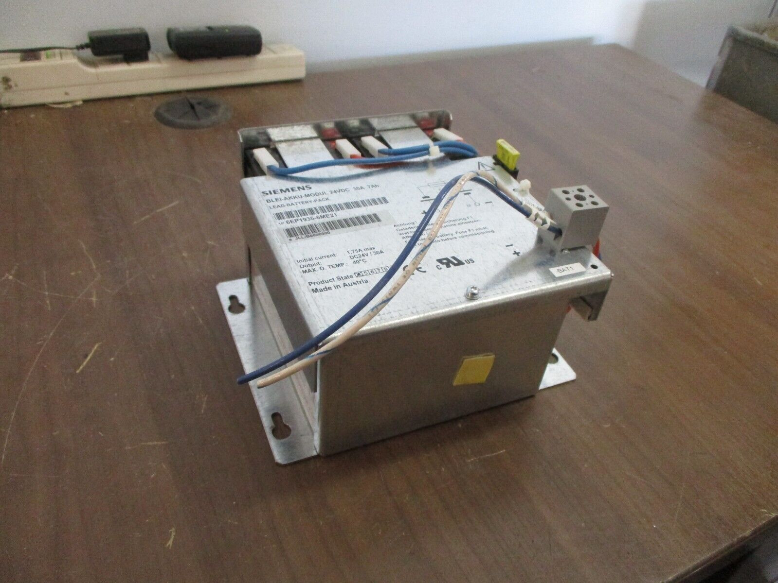 Siemens Lead-Battery Pack 6EP1935-6ME21 BLEI-AKKU-MODUL 24VDC 30A 7Ah Used