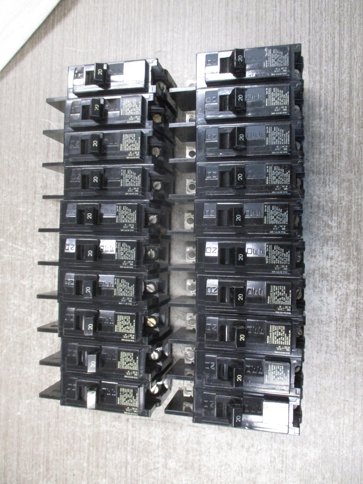 Siemens ITE Circuit Breaker BQ1B020 20A 120/240V 1P *Lot of 20* Used