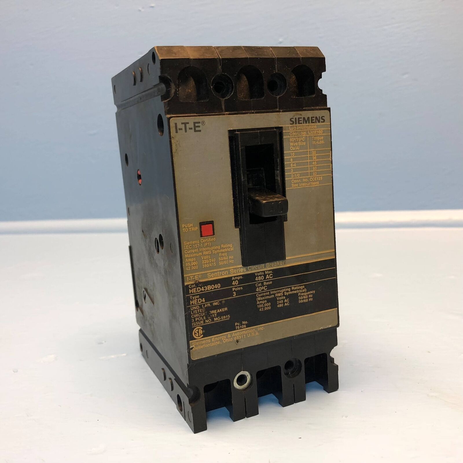 Siemens I-T-E HED43B040 40A Sentron Circuit Breaker HED4 ITE 3P 40 Amp bad label