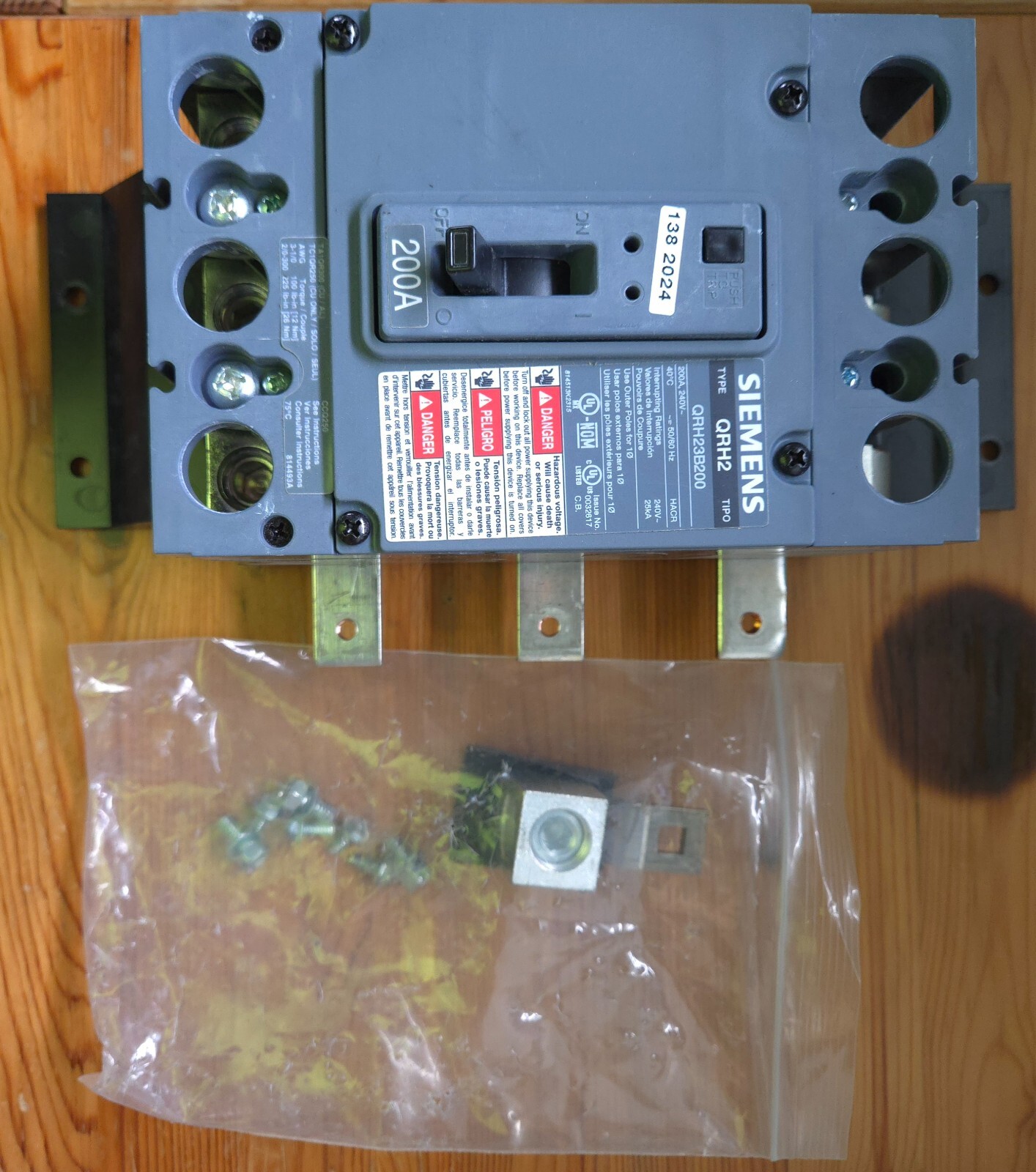 Siemens QRH23B200 Circuit Breaker New Surplus