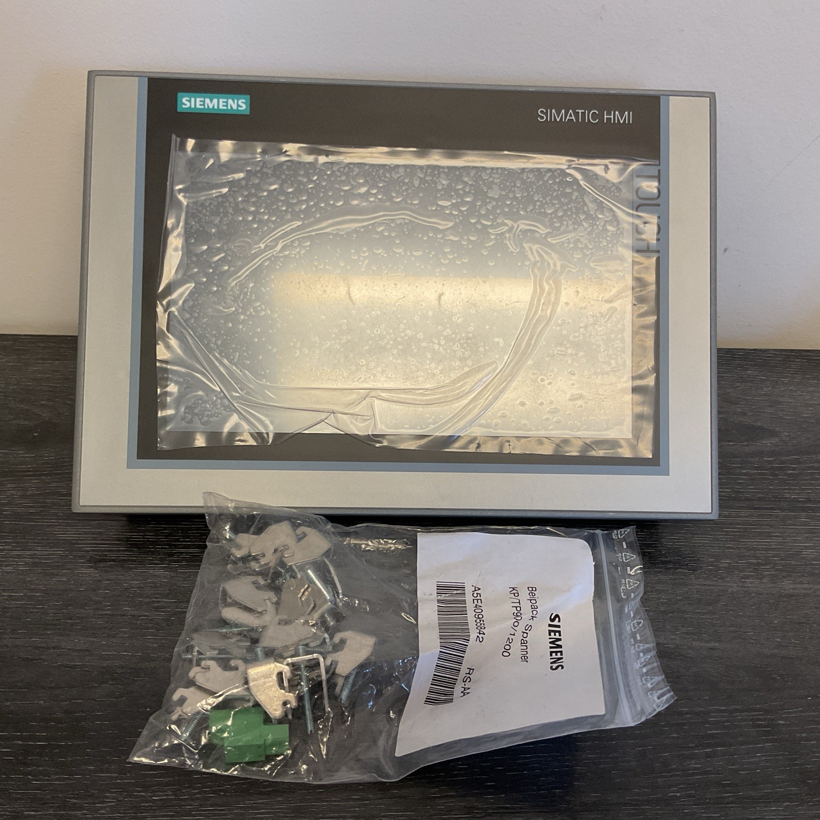 Siemens SIMATIC HMI TP900 Comfort 6AV2 124-0JC01-0AX0