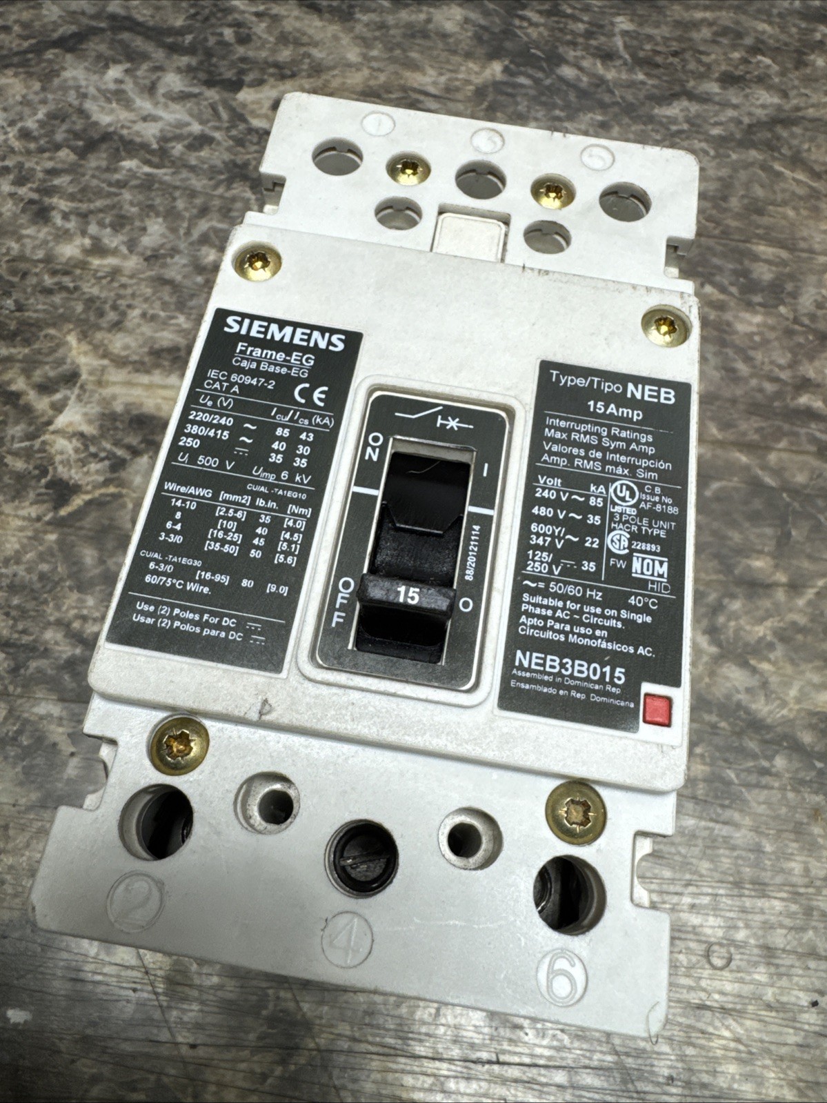 SIEMENS NEB3B015 15 Amp 480 Vac 3 Pole Circuit Breaker