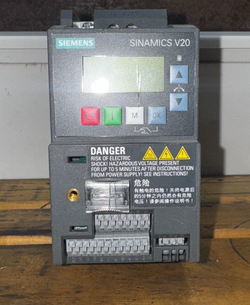 Used Siemens Inverter, SINAMICS V20, 1HP, Input 200-240V 10A/ output 0-200V 4.2A