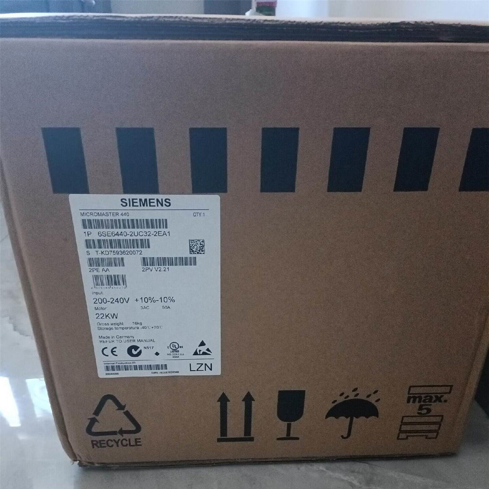 1PC NEW IN BOX Siemens 6SE6440-2UC32-2EA1 MM440 inverter 22KW free shipping