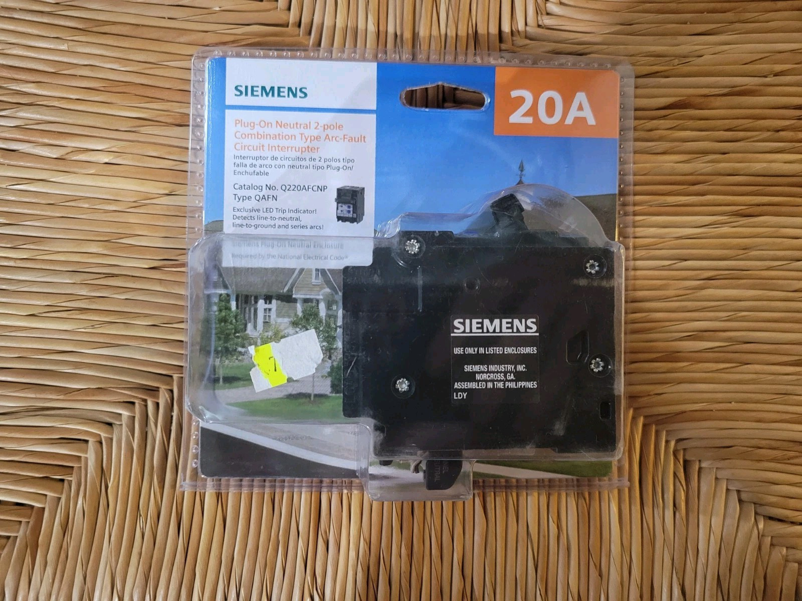 Siemens Q220AFCNP 20 Amp 120V 2-Pole Tandem Type QAFN Breaker - SEALED!