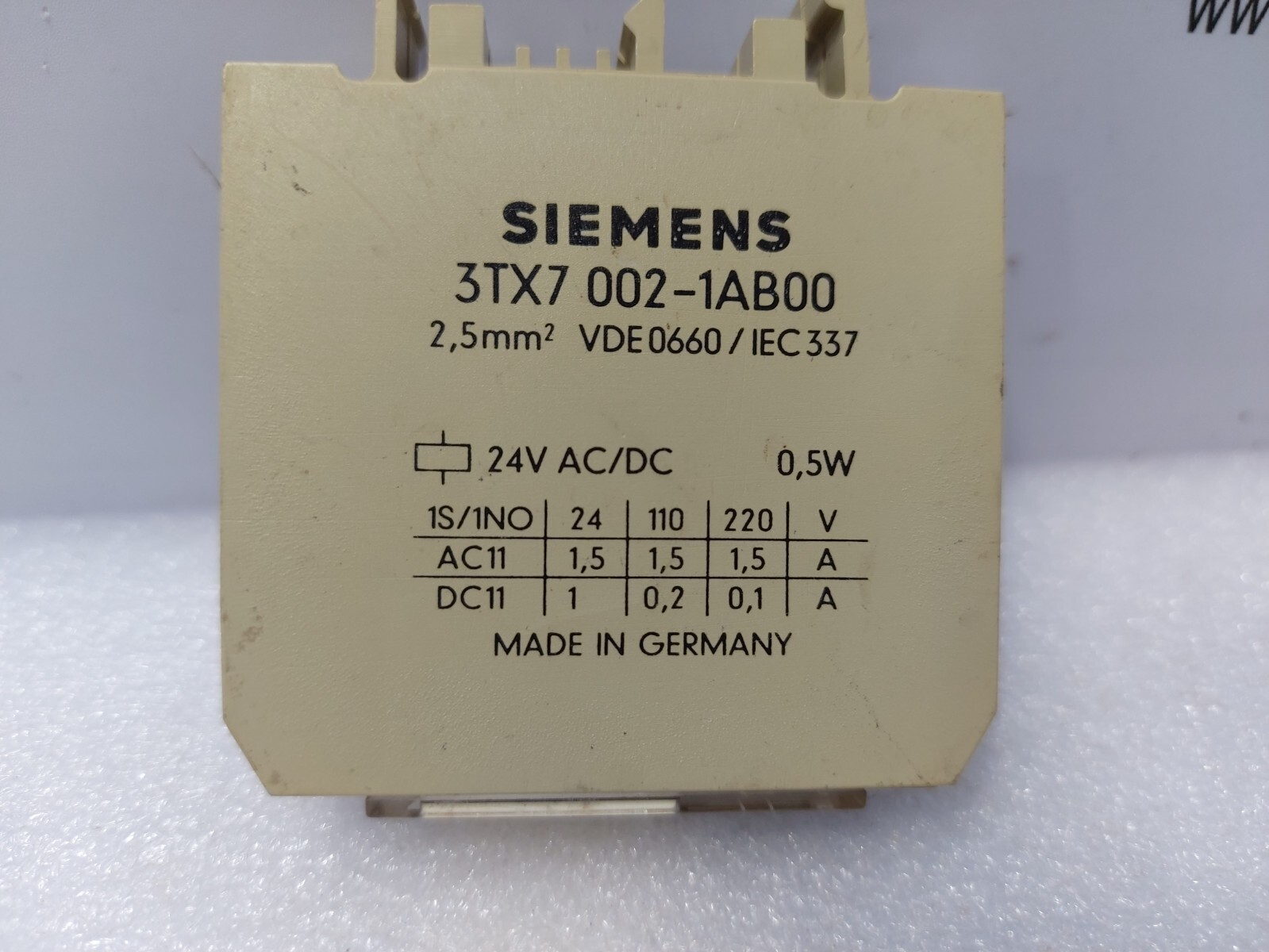 Siemens 3TX7 002-1AB00 Relay 24Vac/Dc 0,5W 2,5mm2