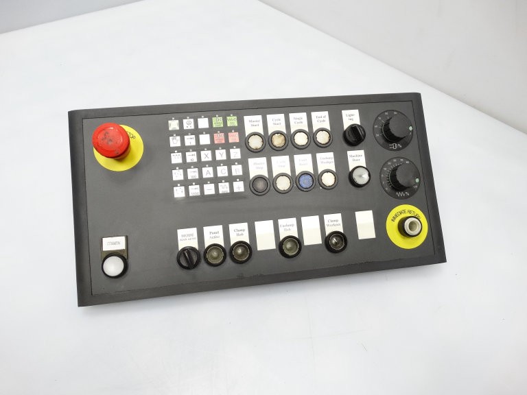SIEMENS 6FC5303-1AF03-0AA0 CONTROL PANEL