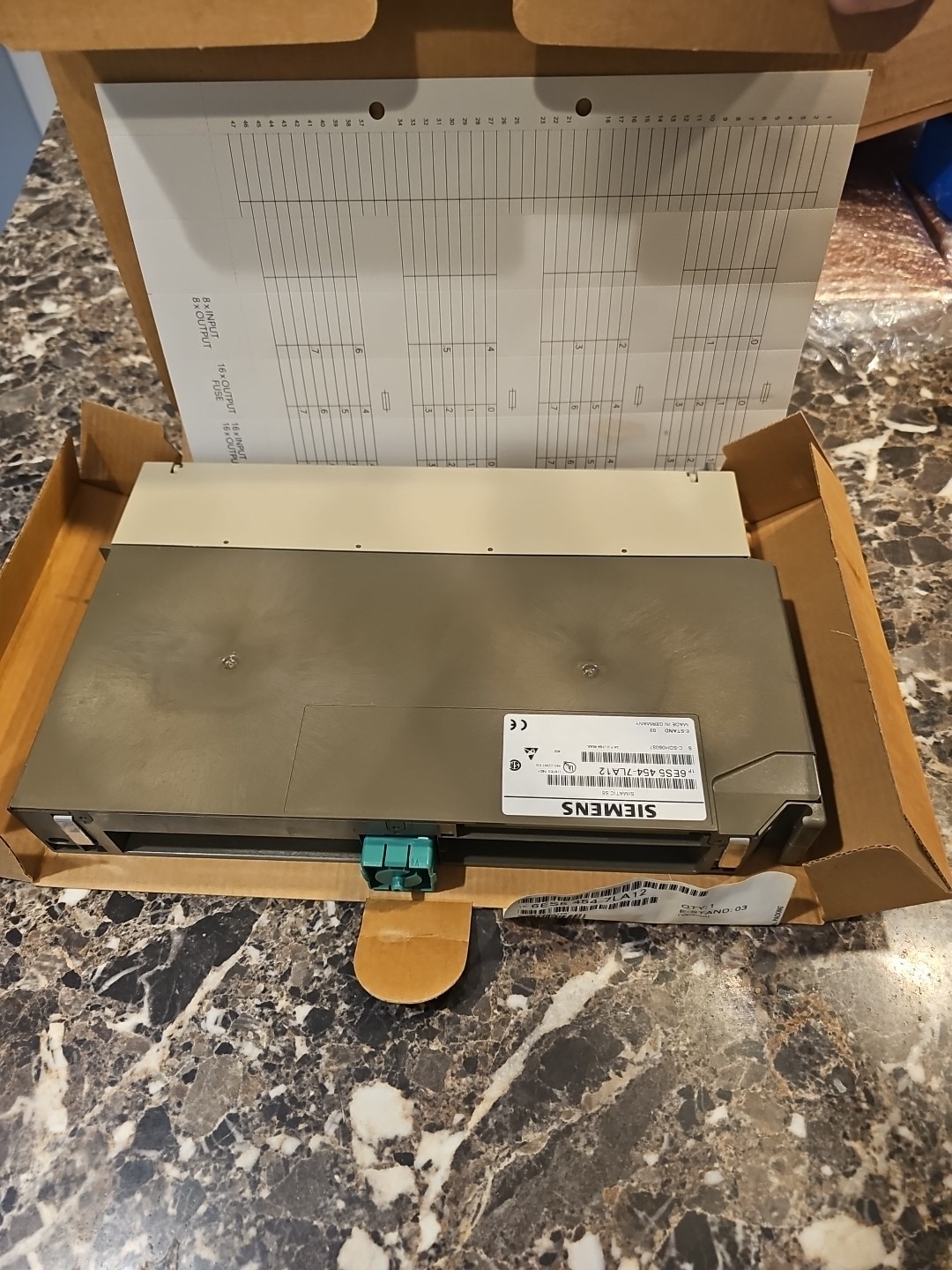 New In Box SIEMENS 6ES5 454-7LA12 6ES54547LA12 Output Module