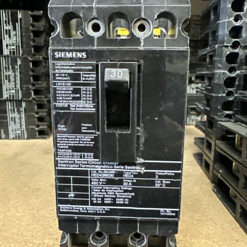 SIEMENS HED43M030  CIRCUIT BREAKER 3 POLE 30 AMP TYPE HED4 New Take Out