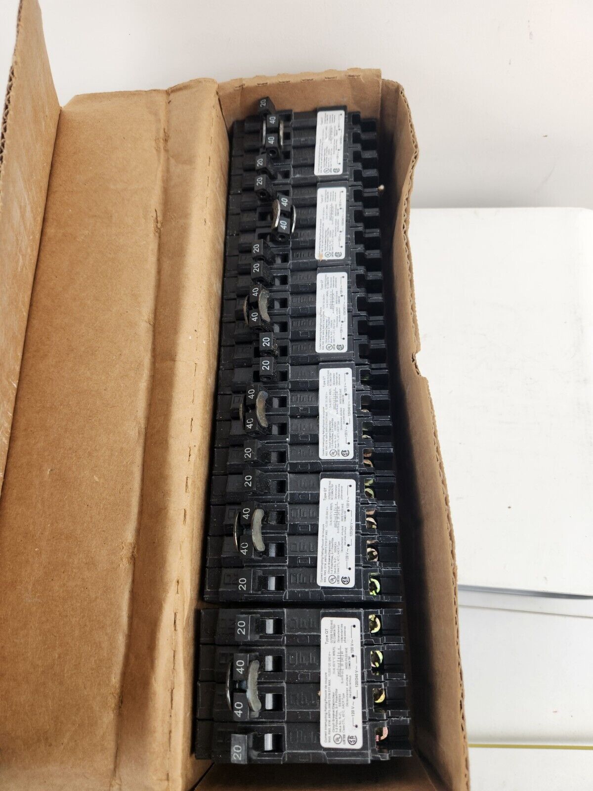 Siemens Q22040CT Circuit Breaker 20/40A Type QT CU/AL 120/240VAC (Lot of 6) New